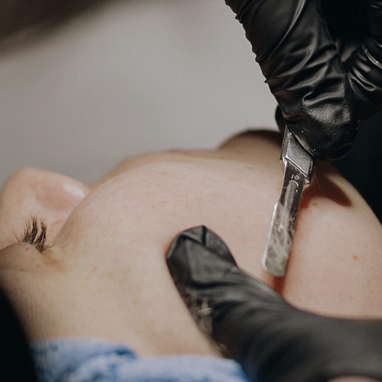 Dermaplaning & LED Therapy